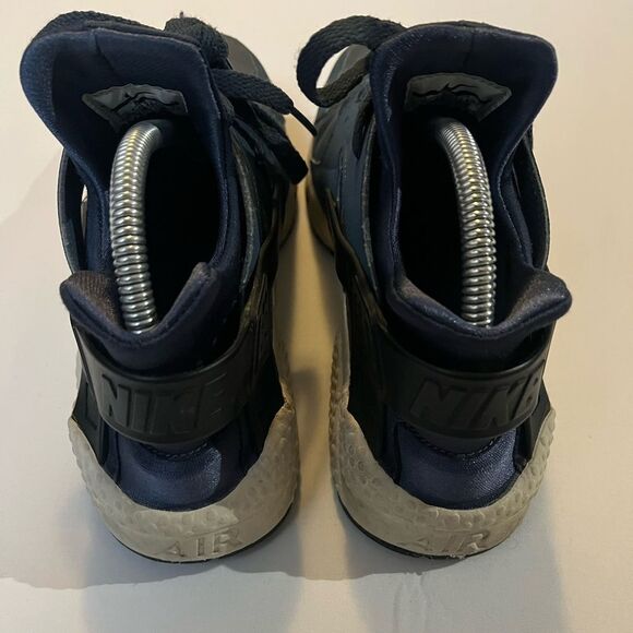 Nike Air Huarache Run SE' Metallic Hemattite/Black/Dark Grey - Picture 7 of 8